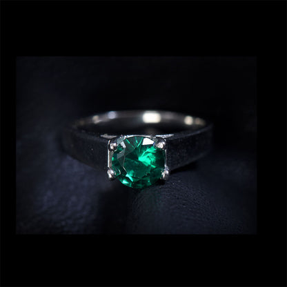 925 Sterling Silver Ring Studded with green diamond Women