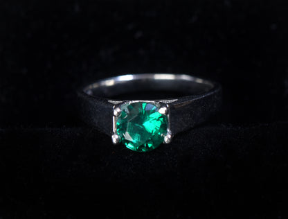 925 Sterling Silver Ring Studded with green diamond Women